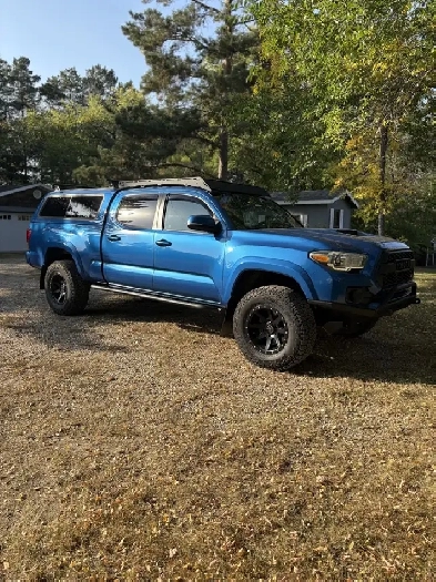 2017 Toyota Tacoma Image# 1