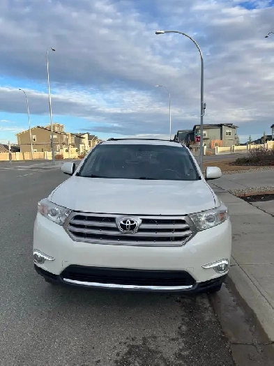 2013 Toyota Highlander Image# 1