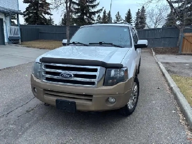 Selling my 2013 Ford Expedition Image# 1