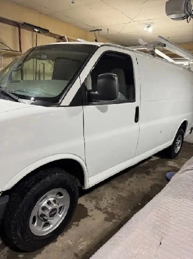 savana 2500 van Image# 1