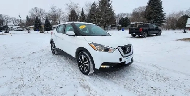 2019 Nissan Kicks SV FWD /Heated Seats/62 KM - ONLY/CLEAN TITLE/ Image# 1
