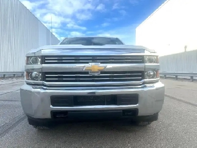 2018 Chevrolet Silverado 2500HD HD Crew Cab 4WD 8 Ft Box - More Image# 1