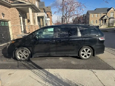 2012 TOYOTA SIENNA SE V6 for Sale Image# 1