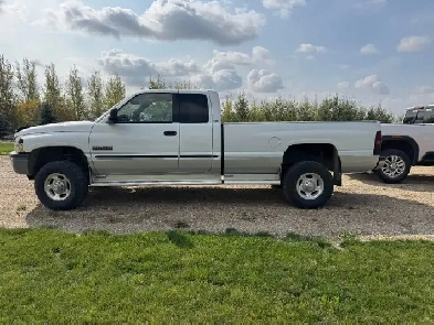 2000 Dodge diesel 70,000 original kms Image# 1