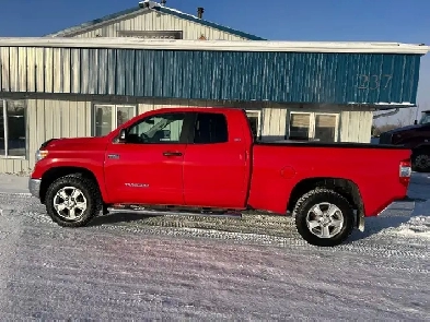 2015 TOYOTA TUNDRA  SR5 4X4 , ONLY 173,KM Image# 1