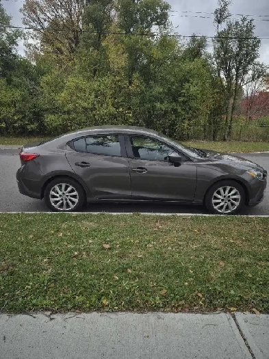 Sale / Vente MAZDA 3 clean title Image# 1