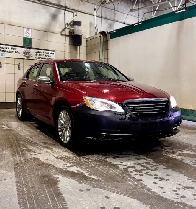 2013 Chrysler 200 Limited Image# 1