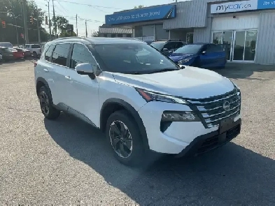 2024 Nissan Rogue SV Moonroof