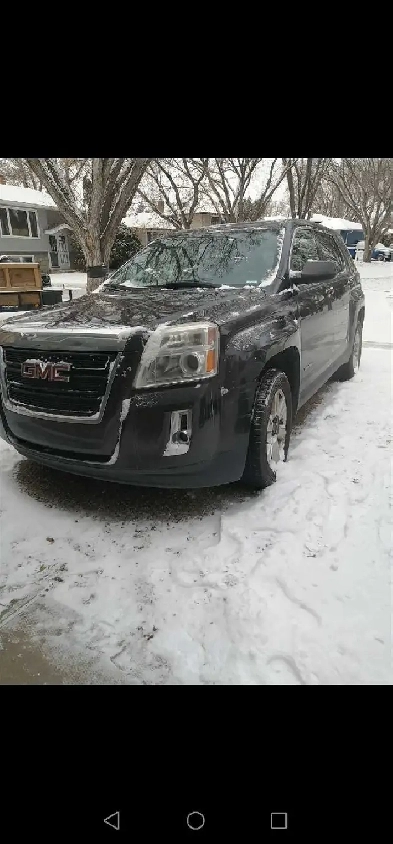 2013 GMC terrain SLE 24 l automatic with very low kilometers