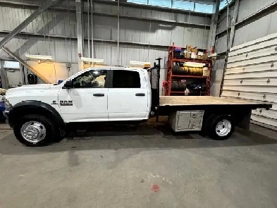 2013 Ram 5500 SLT 4WD 67L CUMMINS DIESEL12 FLAT DECKCREW CAB