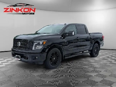 2018 Nissan Titan SV  4X4  MIDNIGHT EDITION  56L V8 20 WHE