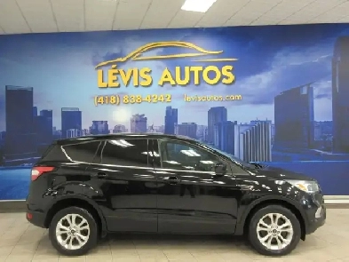FORD ESCAPE 2017 SE AWD JAMAIS ACCIDENTE  68 400 KM  TRES PR Image# 1