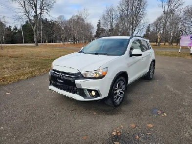 2018 Mitsubishi RVR AWD SE LIMITED SPOTLESS!! Image# 1