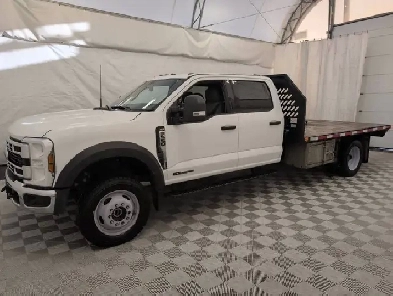 2024 Ford Super Duty F-550 DRW Image# 1