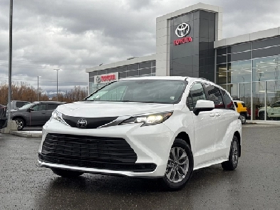 2026 Toyota Sienna LE 8-Passenger AWD LANE KEEP ASSIST / REAR CA Image# 1