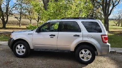 2010 Ford Escape 2.5 liter 4 cyl Image# 1