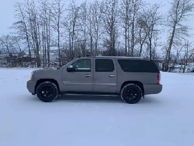 2011 GMC Yukon XL Denali Image# 1