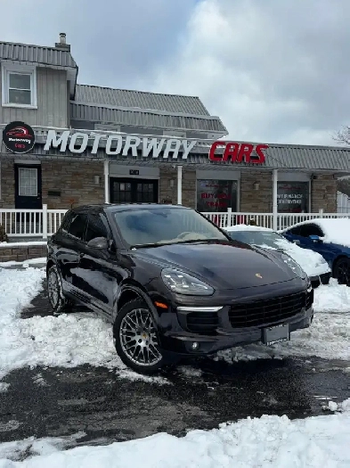 2017 Porsche Cayenne Platinum Edition AWD | LEATHER | SUNROOF | Image# 1
