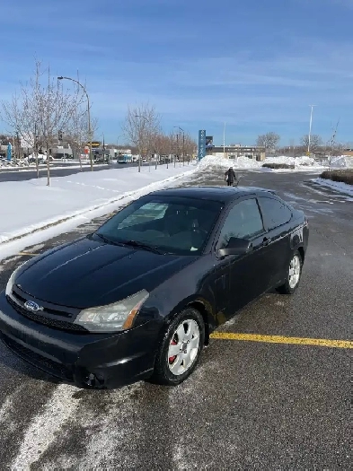 Ford Focus SES Coupé 2009 Entièrement équipée bonne condition Image# 1