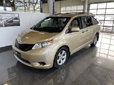 2011 Toyota Sienna Image# 1
