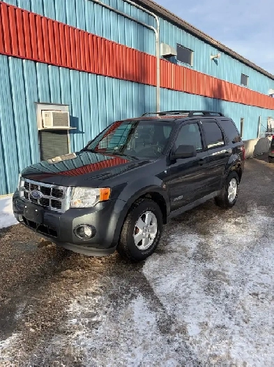 2008 Ford Escape Limited FWD 217,000KM Image# 1