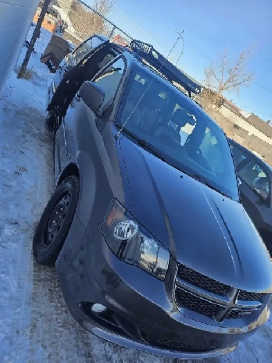 Single-Owner 2016 Dodge Grand Caravan R/T | 170k km | Loaded! Image# 1