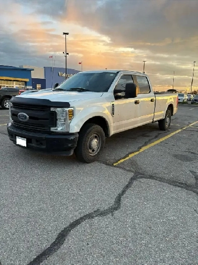 2018 Ford F-250 extended cab Image# 1