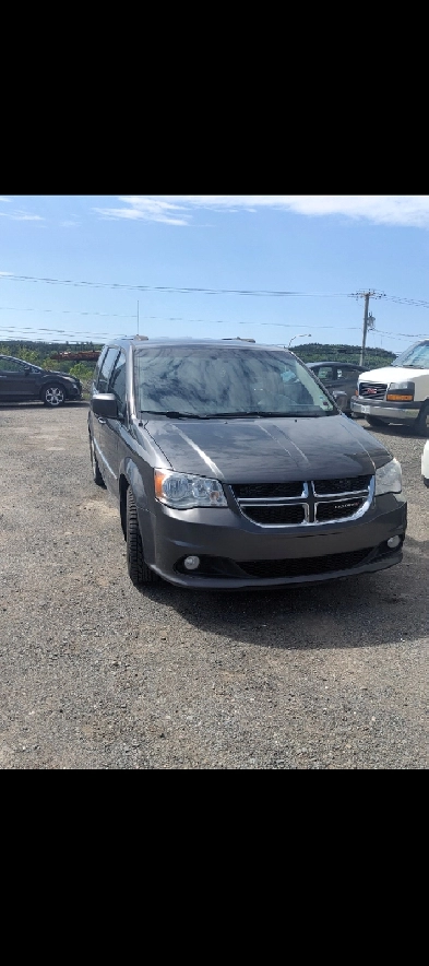 Dodge caravan crew fully loaded for sale Image# 1
