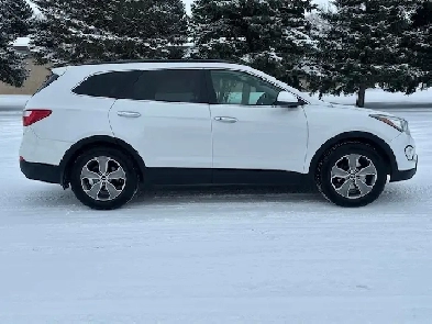 2016 Hyundai Santa Fe SUV - XL - 7 PASS - AWD- PKG Image# 1