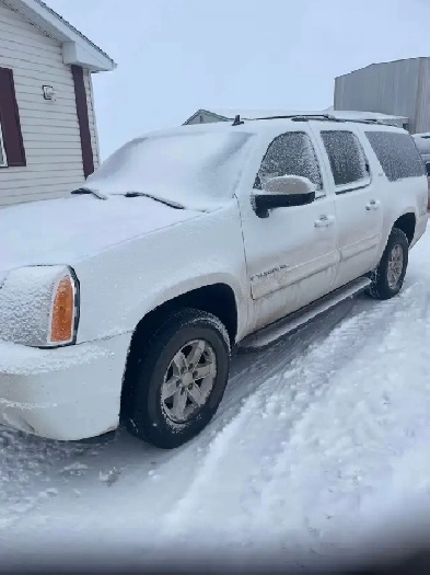 GMC Yukon xl Image# 1