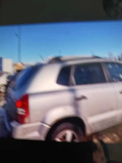 2006 Hyundai Tucson front weal drive 4 sylinder Image# 1