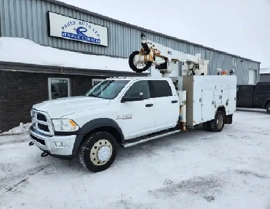 2014 Ram 5500 Crew Cab Bucket Truck 4X4 SLT 67L  Clean Title