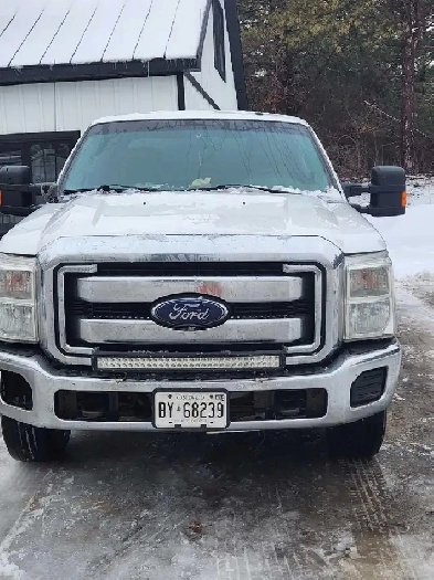 2015 Ford 350 4x4 Image# 1