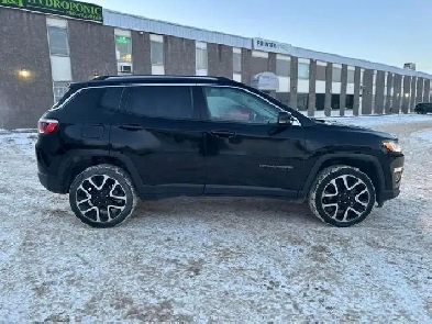 2017 Jeep Compass Limited 4x4  / SUV / 2.4L Image# 1