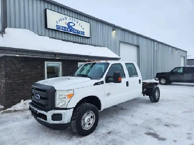 2011 Ford F350 Crew Cab 4X4 XL 67L  Clean Title