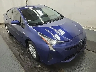 2018 Toyota Prius AUTO - Reverse Camera - One Owner ! Image# 1