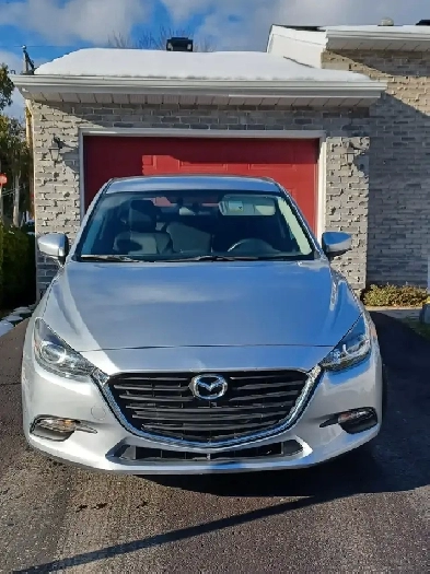 Mazda3, par propriétaire original, bas km, bien entretenue Image# 1