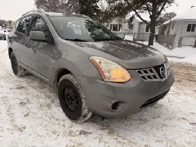 2011 nissan rogue AWD only $2000 Image# 1
