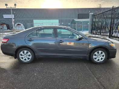 2010 TOYOTA CAMRY, 179kms, Serviced at Toyota. Selling Certified Image# 1