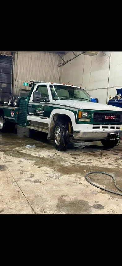 2002 gmc towtruck Image# 1