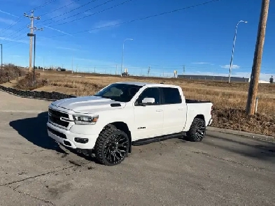 2022 RAM 1500 SPORT  LIFTED  24 WHEELS  CLEAN TITLE