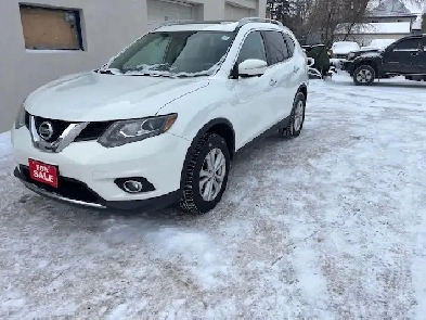 2014 Nissan Rouge in Like new Condition Saftied 9900