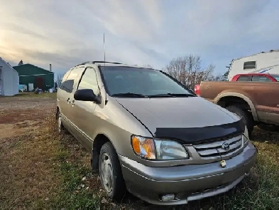 2001 Toyota Sienna Van