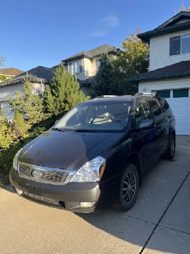 2012 Kia Sedona Van  For Sale