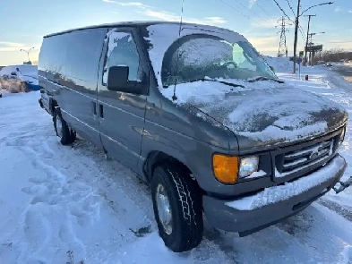 2006 Ford Econoline E250 Full-Size 5.4L V8 RWD Image# 1