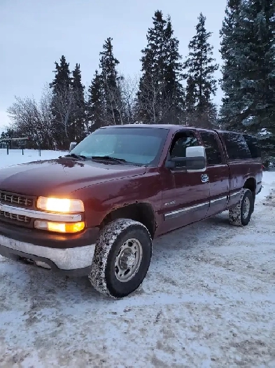 2000 Chevrolet Silverado 2500 4x4 Image# 1