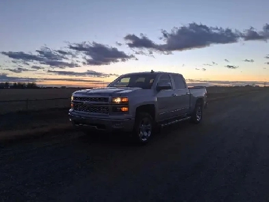 Chevy Silverado 6.2 V8 Crew Cab LOW KILOMETERS Image# 1