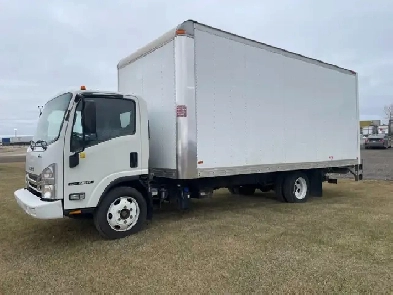 2018 Isuzu NRR diesel - 20ft van body w/liftgate Image# 1