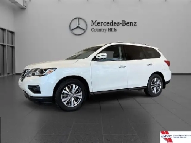 2020 Nissan Pathfinder SL Premium V6 4x4 at One owner no accide
