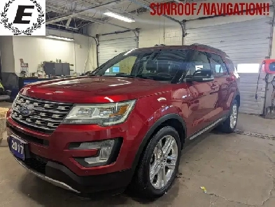 2017 Ford Explorer XLT WITH NAVIGATION/SUNROOF/LEATHER! Image# 1
